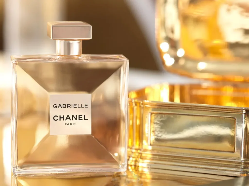 بهترین عطرهای شنل برای بانوان کدام اند؟ 5 بهترین عطرهای شنل برای بانوان کدام اند؟