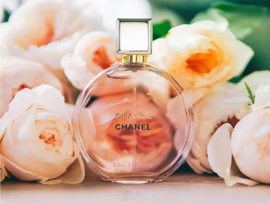 بهترین عطرهای شنل برای بانوان کدام اند؟ 2 بهترین عطرهای شنل برای بانوان کدام اند؟