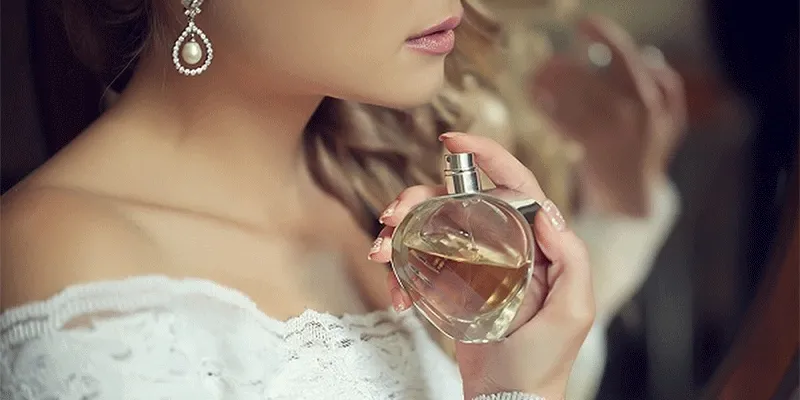 بررسی کامل فواید استفاده از عطر و ادکلن و نگاهی تخصصی به جنبه روانی و جسمی 2 فواید استفاده از عطر و ادکلن - مزایا استفاده از عطر و ادکلن