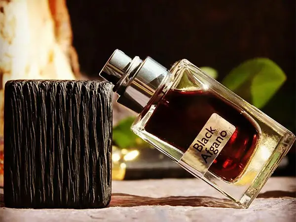 عطر با بوی چوبه سوخته