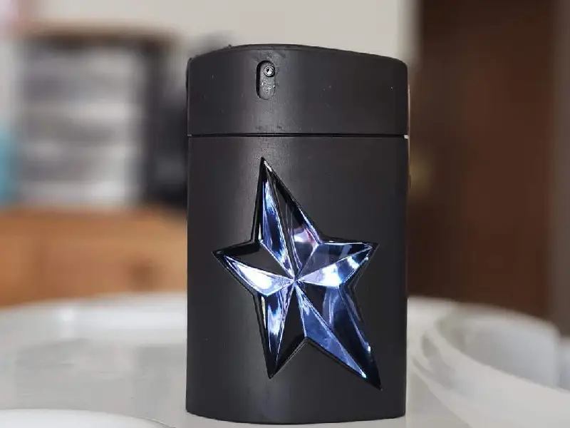 عطر با بوی شکلات (بهترین عطرهای شکلاتی در سال 2026) 7 عطر با بوی شکلات